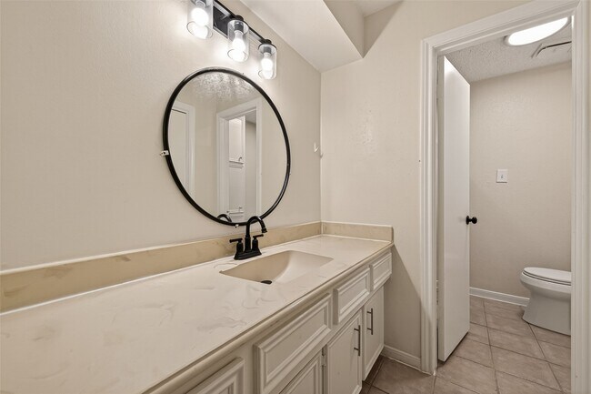 Building Photo - 11535 Bellspring Dr