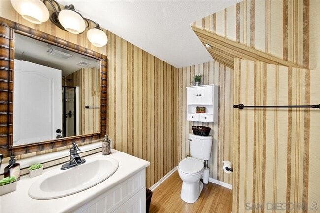 Building Photo - 3 Bedroom 3.5 Bathroom Townhouse in Sunset Cove