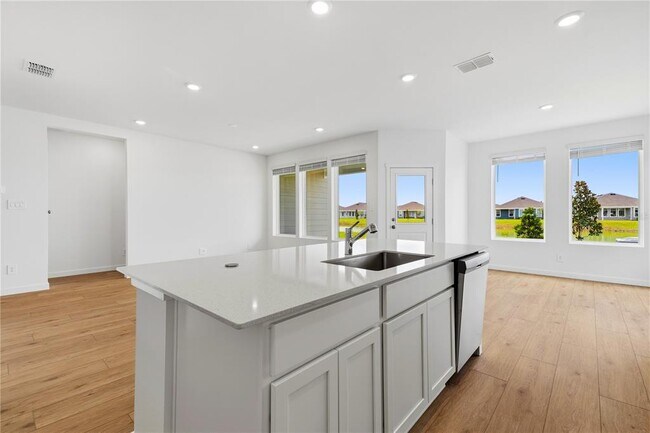 Building Photo - 5550 Guava Ct