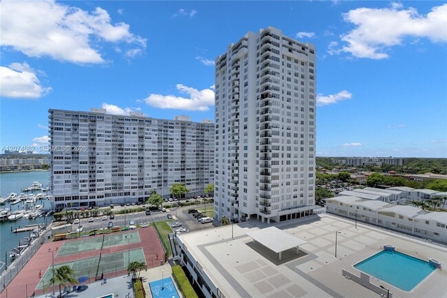 Building Photo - 2780 NE 183rd St