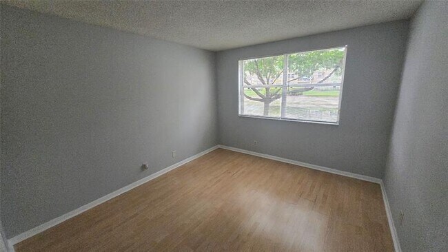 Building Photo - 9055 Wiles Rd
