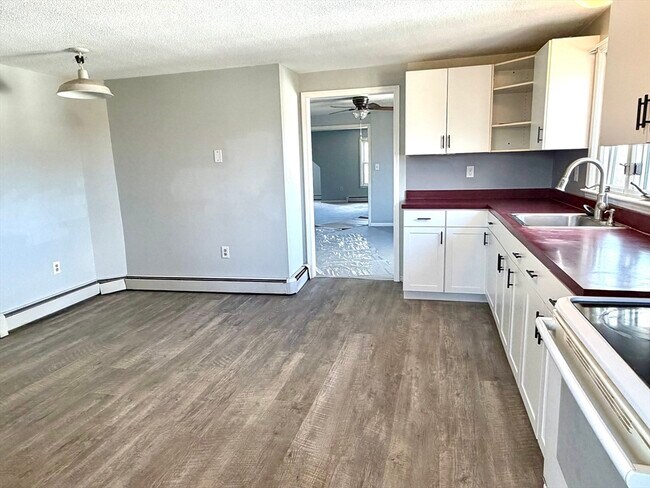 Building Photo - 17 Park Ave