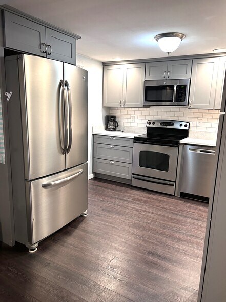 Building Photo - 16 Hillcrest St