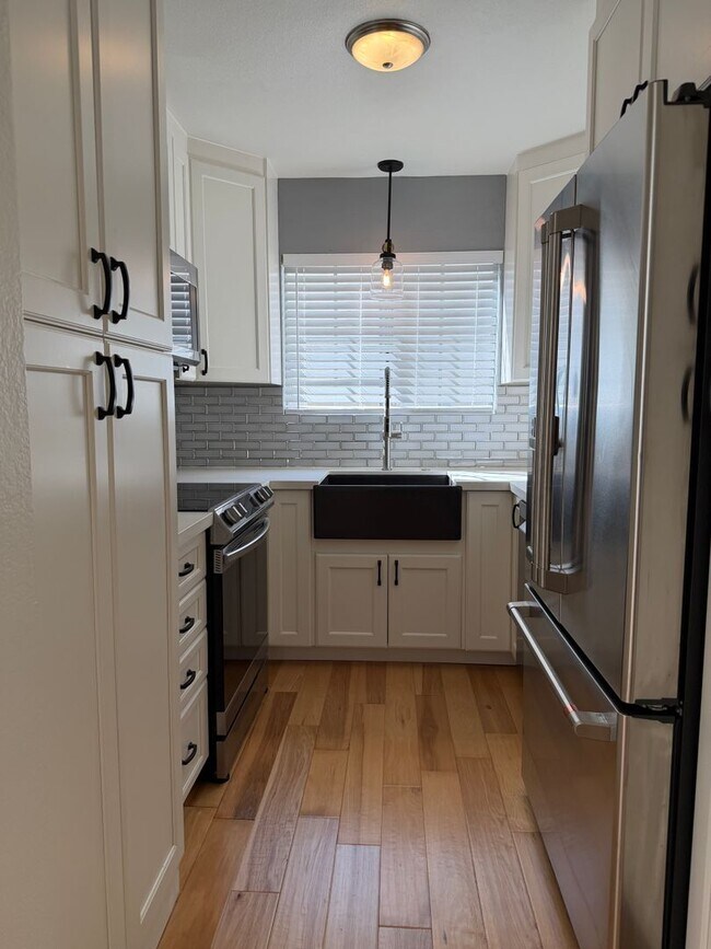 Building Photo - 26156 Sanz