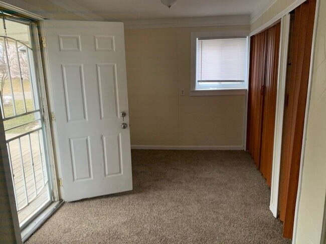 Building Photo - 2 Bedroom 1 Bath in Westland