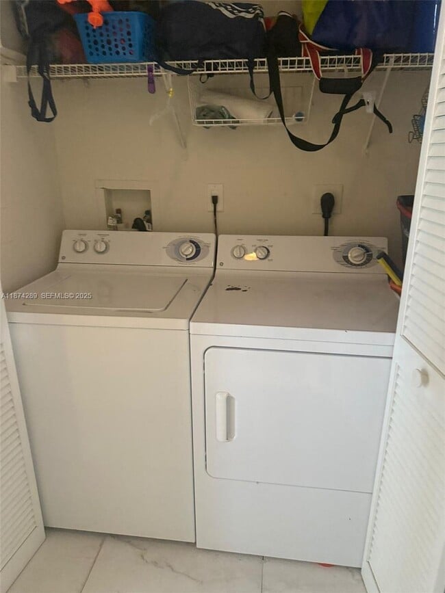 Building Photo - 19501 W Country Club Dr