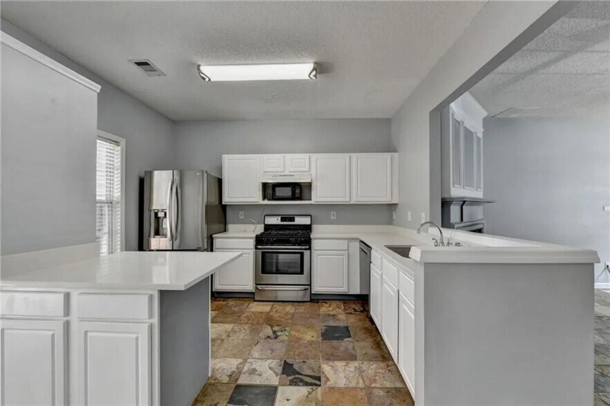 Building Photo - 4645 Valais Ct