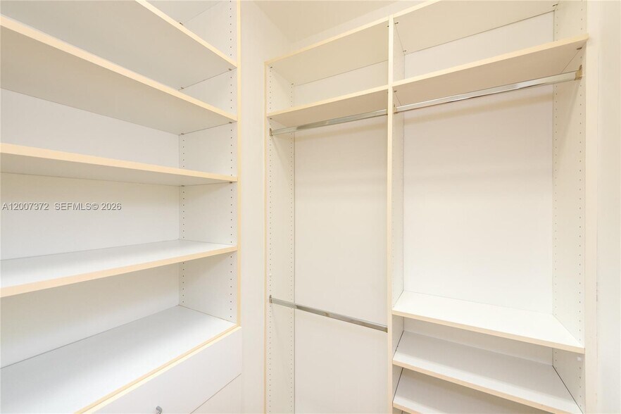 Building Photo - 1643 Brickell Ave