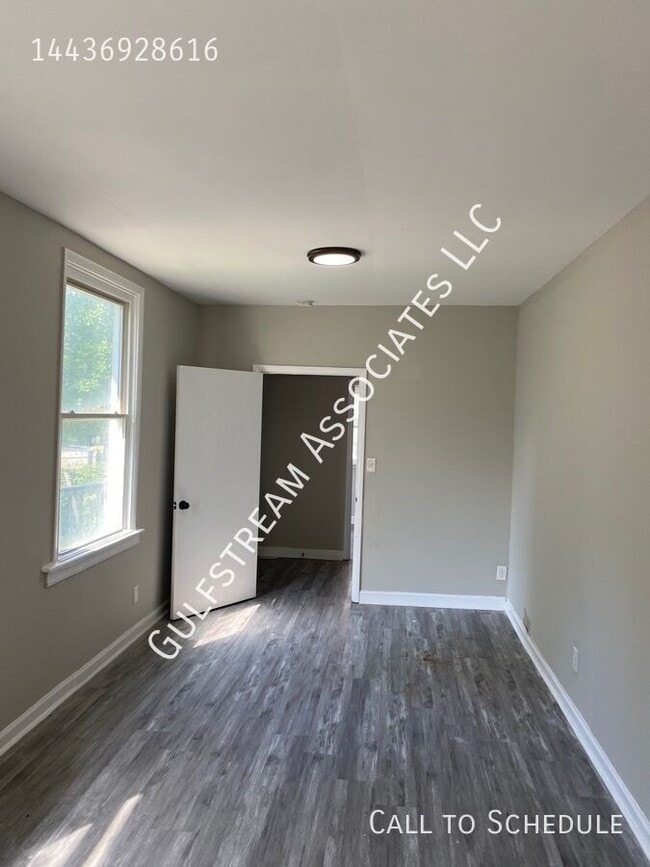 Building Photo - 3922 Fairview Ave