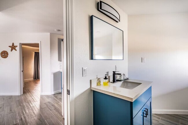 Building Photo - 920 17th St