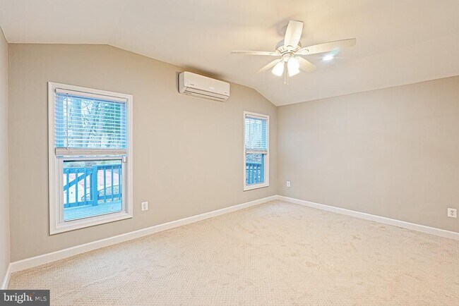 Building Photo - 9705 Locust Hill Dr