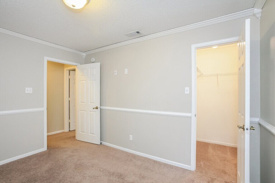 Building Photo - 14456 Orange Blossom Trail