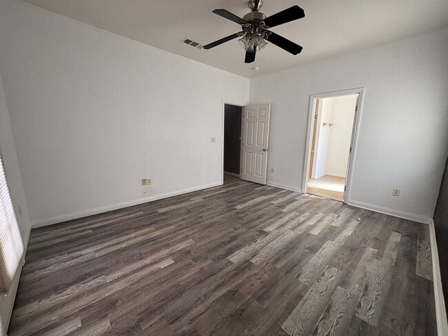 Building Photo - Charming Home Located in California City