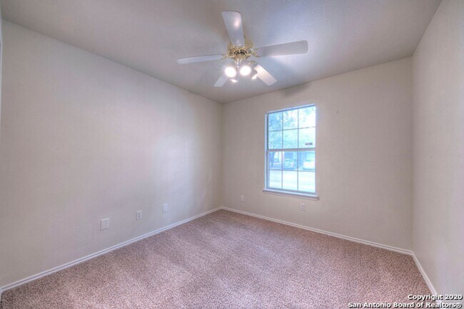 Building Photo - 3 Bedroom/2.5 Bath located in Villas at Northgate