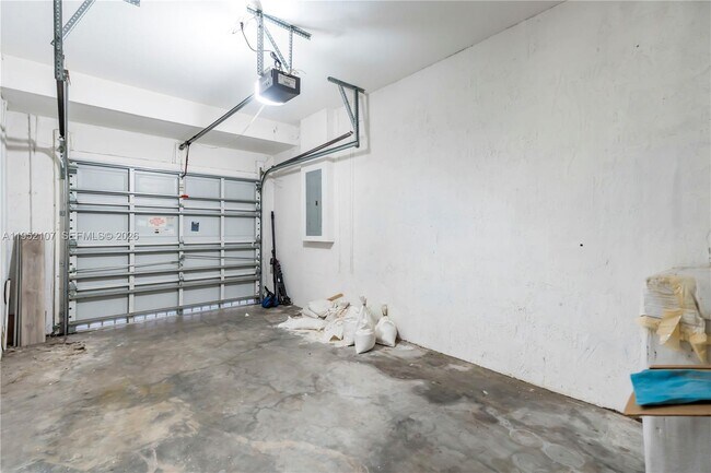 Building Photo - 2540 SW 85th Terrace