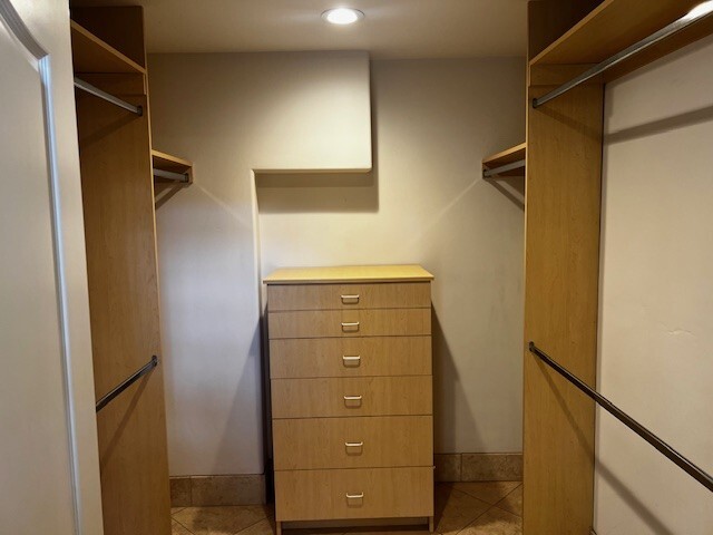 Master built in closet - 2211 Cecelia Ter