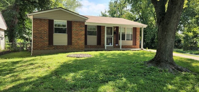 Primary Photo - Lovely 3 Bedroom 1.5 Bathroom Home