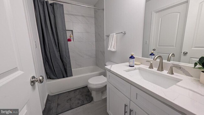 Building Photo - 2253 Papermill Rd