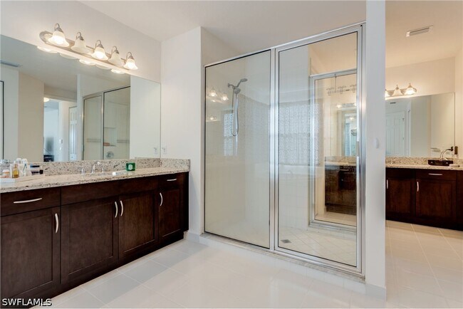 Building Photo - 13755 Luna Dr