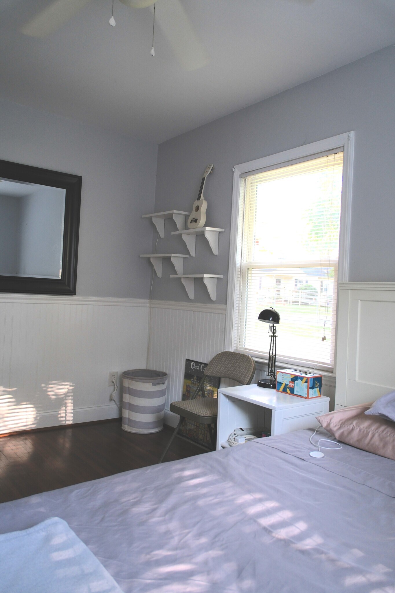 Front Bedroom - 1033 Woodside Ave
