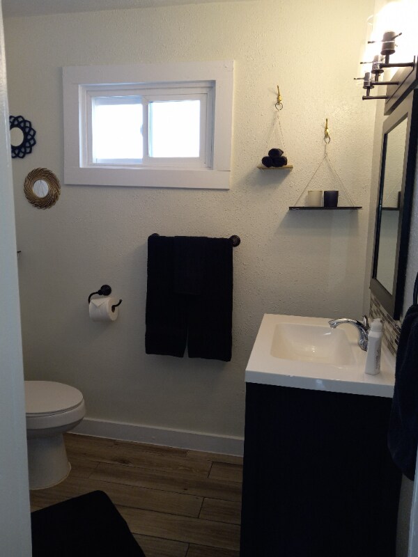 Building Photo - 2 W Pacific St