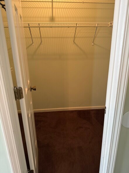 Master bedroom closet - 160 Wainwright Mnr
