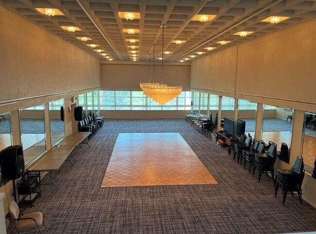 Building Photo - 1370 S Ocean Blvd