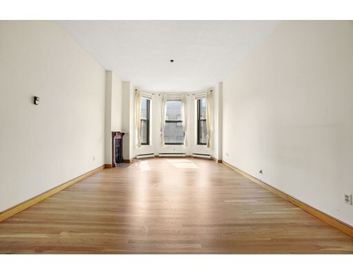 Building Photo - 160 Commonwealth Ave