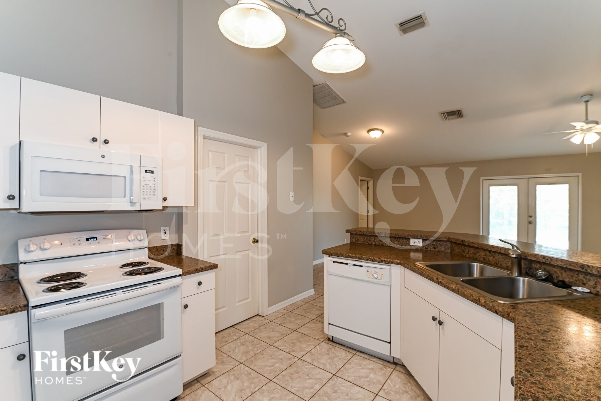 Building Photo - 2919 NW 4th Pl