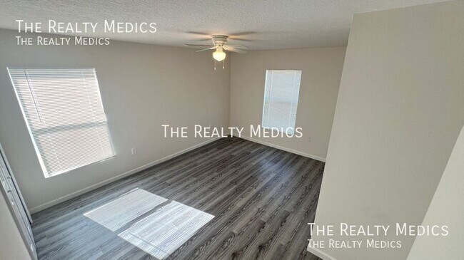 Building Photo - 1242 Halber Ave NW