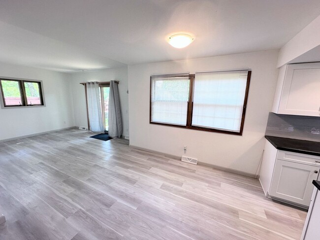 Building Photo - Kleisinger Duplex