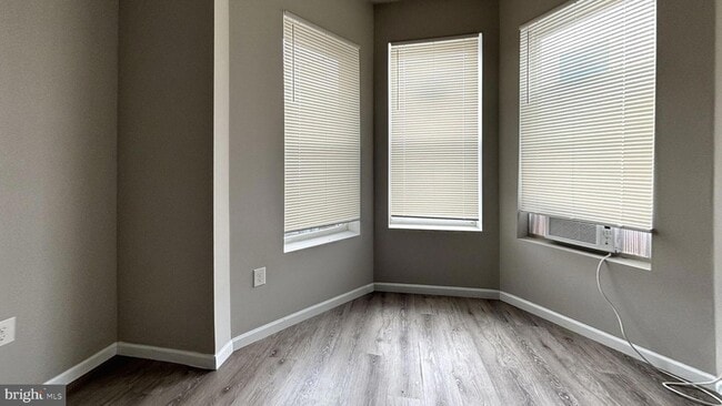 Building Photo - 141 N Peach St