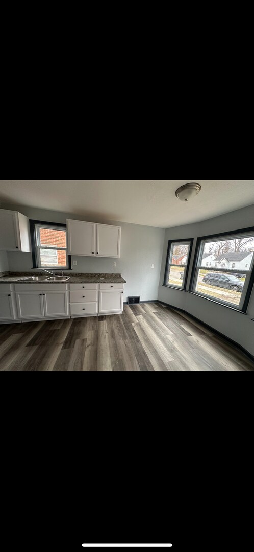 Building Photo - newly updated 2 bedroom home