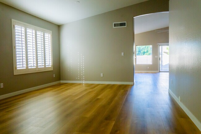 Building Photo - 12051 S 44th St