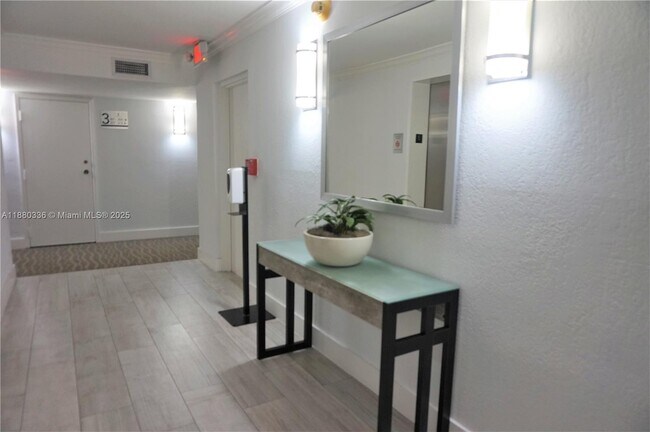 Building Photo - 210 Seaview Dr