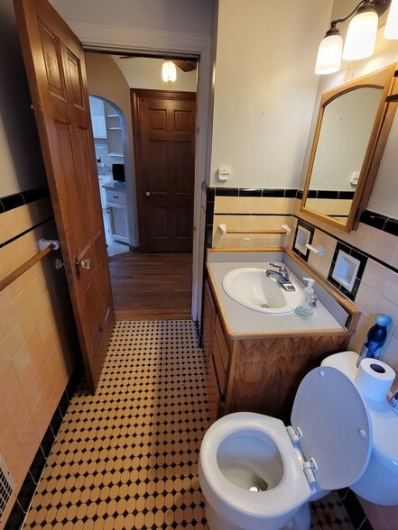 Building Photo - 4317 Duneden Ave