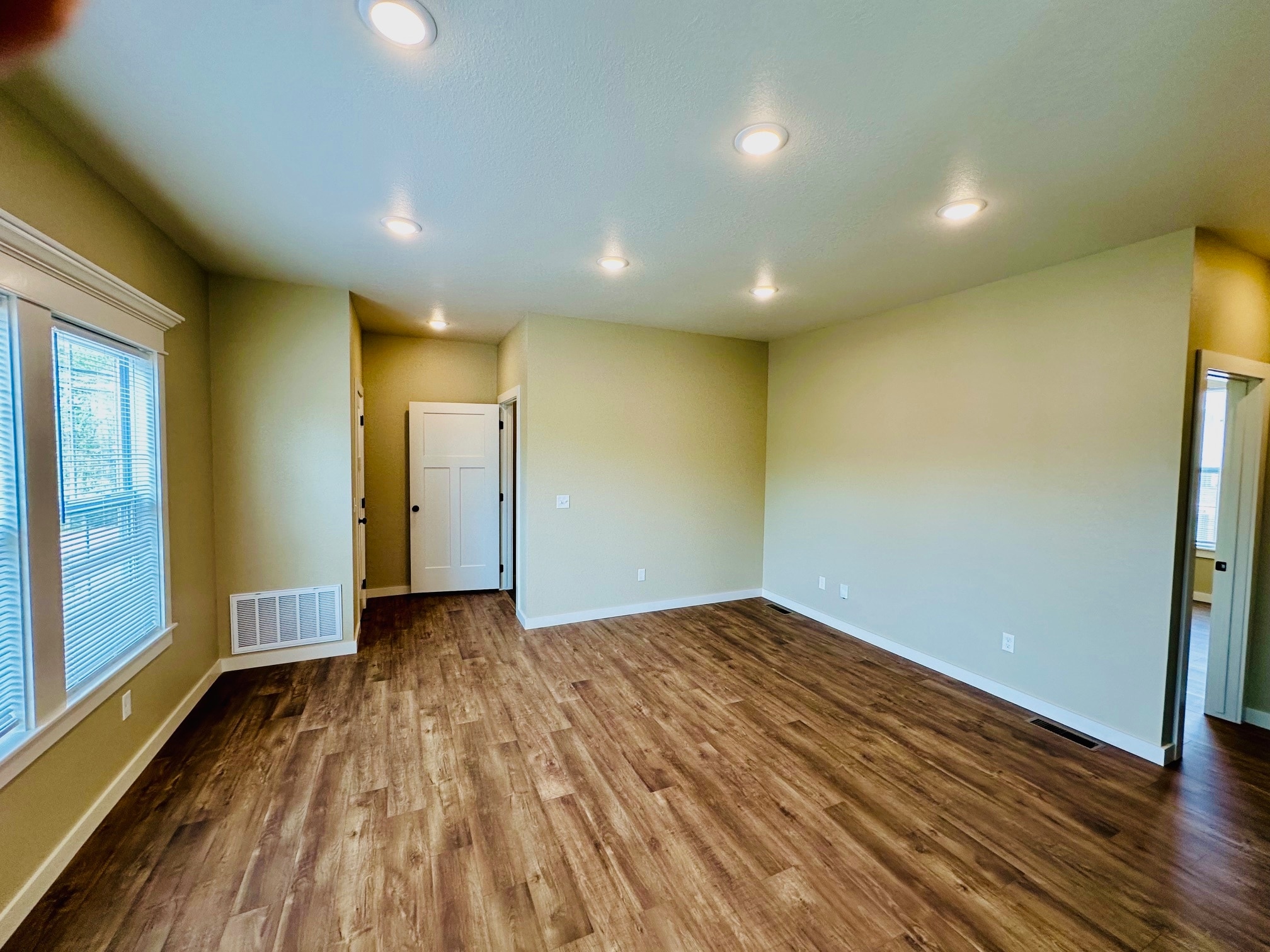 Building Photo - 224 Silverleaf Ln