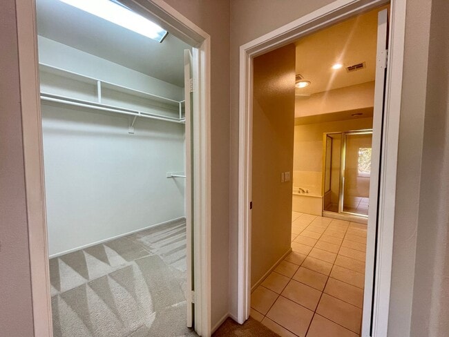 Building Photo - AVAILABLE NOW  ! LOVELY 3 Bedroom/ 2 Bathroom Home in Laguna De La Paz!