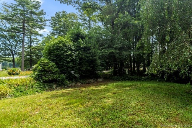 Building Photo - 145 Lakeside Dr