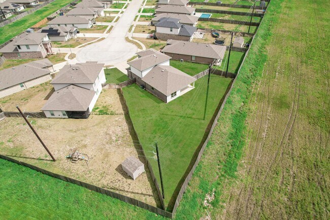 Building Photo - 14506 Rain Tree Dr