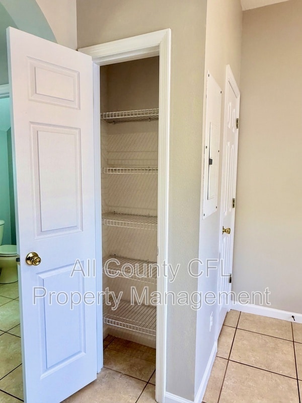 Building Photo - 16752 Cedar Crest Dr