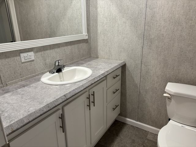 Building Photo - 41 Del Ct W