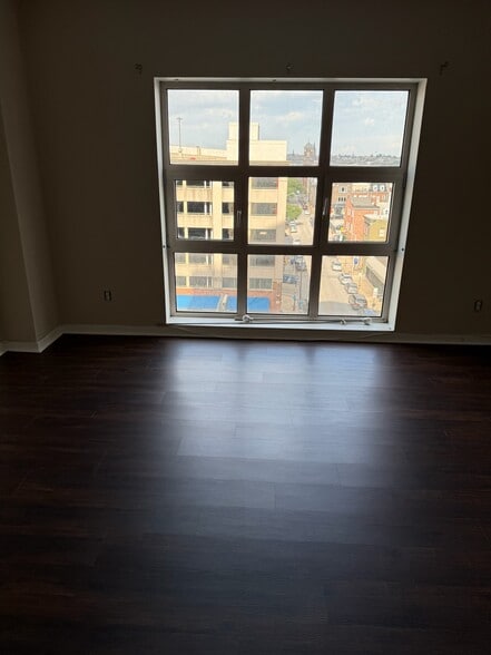 New floors and paint in primary - 250 President St