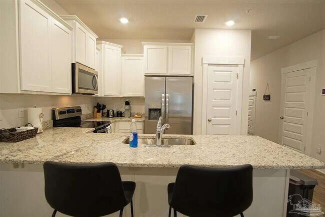 Building Photo - 1435 Iroquois Ct