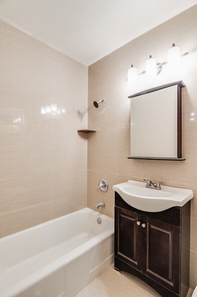 Building Photo - 1121 ARLINGTON Blvd