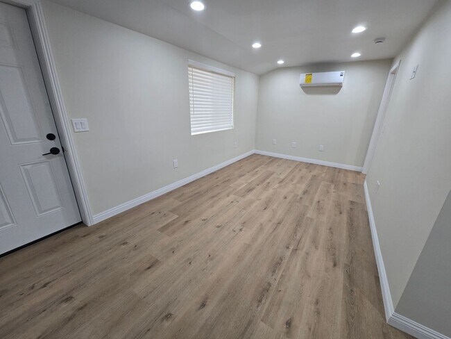 Building Photo - 13938 Ragus St