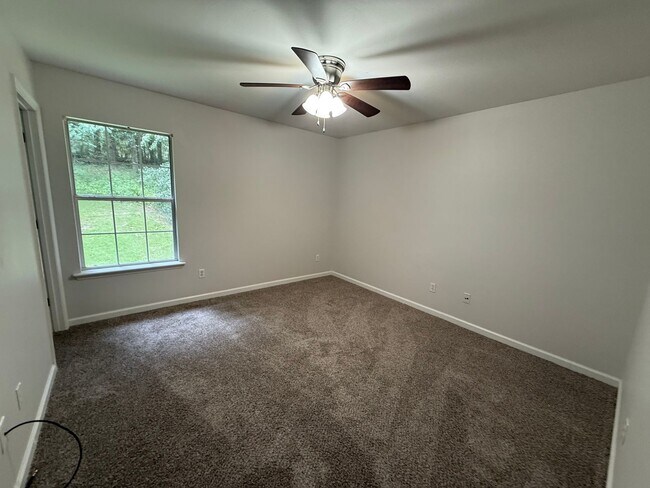 Building Photo - 249 Starmount Dr