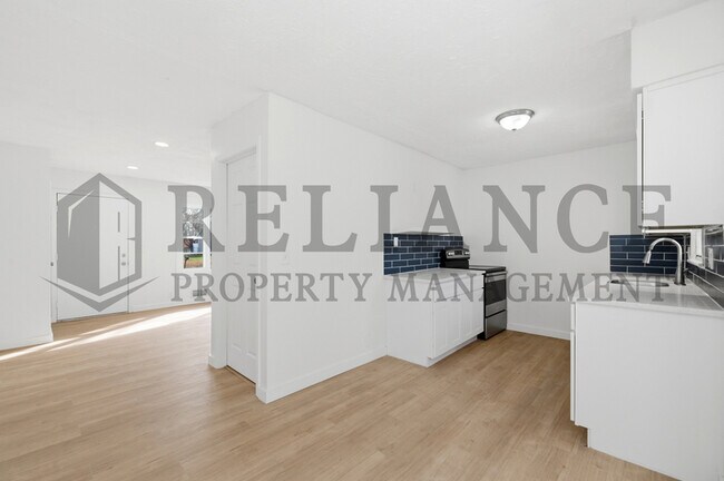 Building Photo - 6651 N Scottsville St