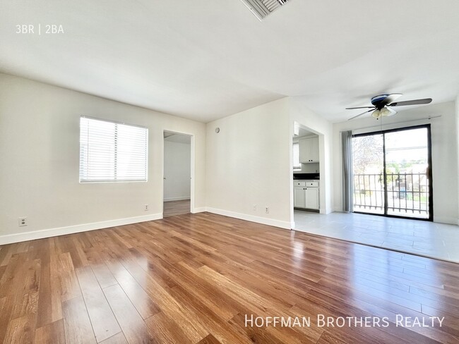 Building Photo - 5917 Woodman Ave