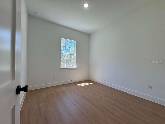 Building Photo - 16090 SW 35th Court Rd